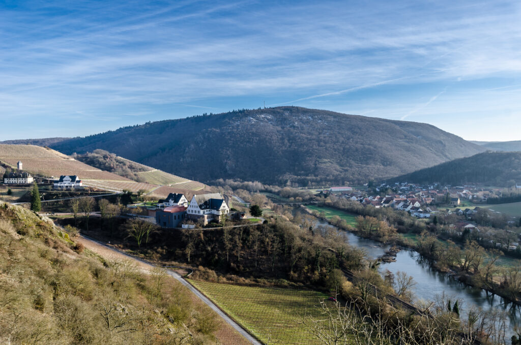 Paysage de la vallée de la Nahe avec le Lemberg et Oberhausen